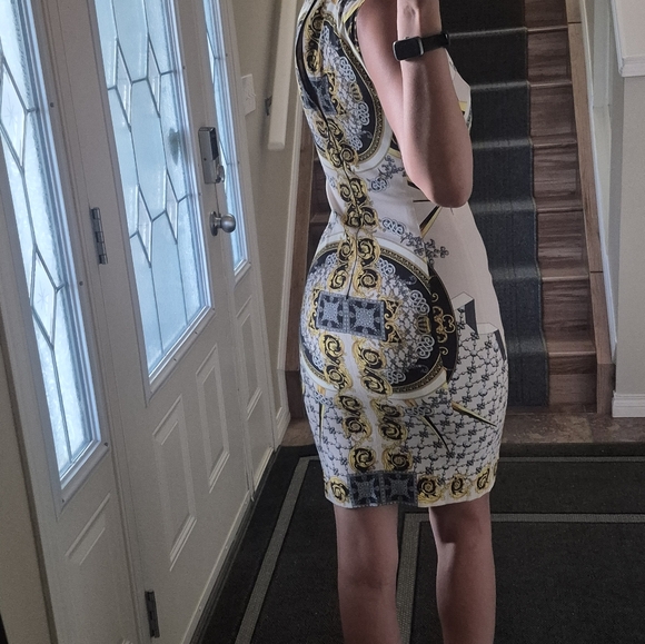 Never worn Versace dress - Picture 2 of 7